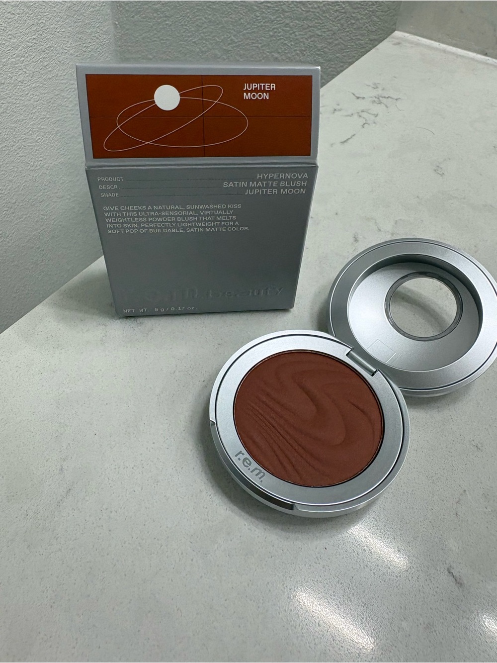 r.e.m. Beauty Satin Matte Blush - Jupiter Moon (Warm Terracotta)